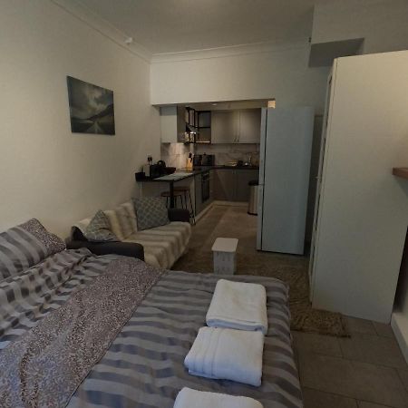 Studio Apartment In Saint Kew 外观 照片