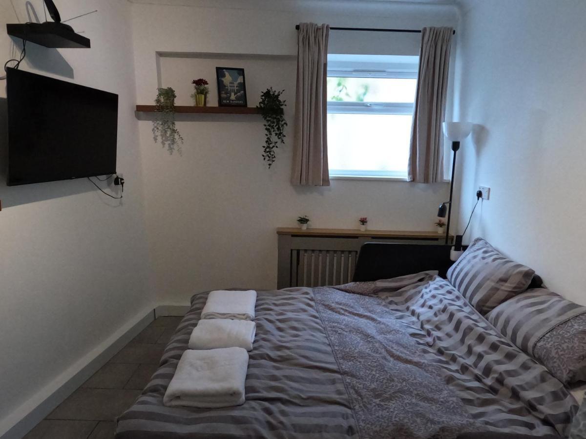 Studio Apartment In Saint Kew 外观 照片